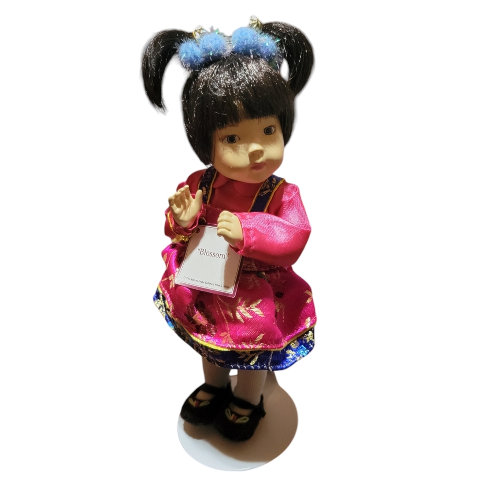 NWT! ASHTON DRAKE GALLERIES Hands Across the World Blossom (China) Doll